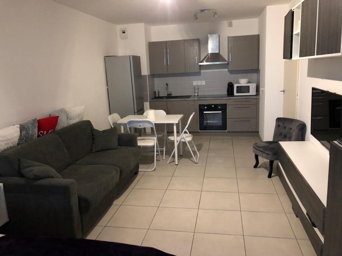 Apartment 41 Avenue Raymond Comboul